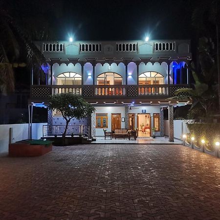 Nallur Holidays Inn Джафна Екстер'єр фото