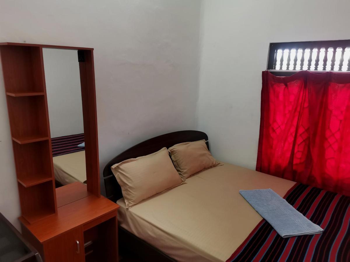Nallur Holidays Inn Джафна Екстер'єр фото