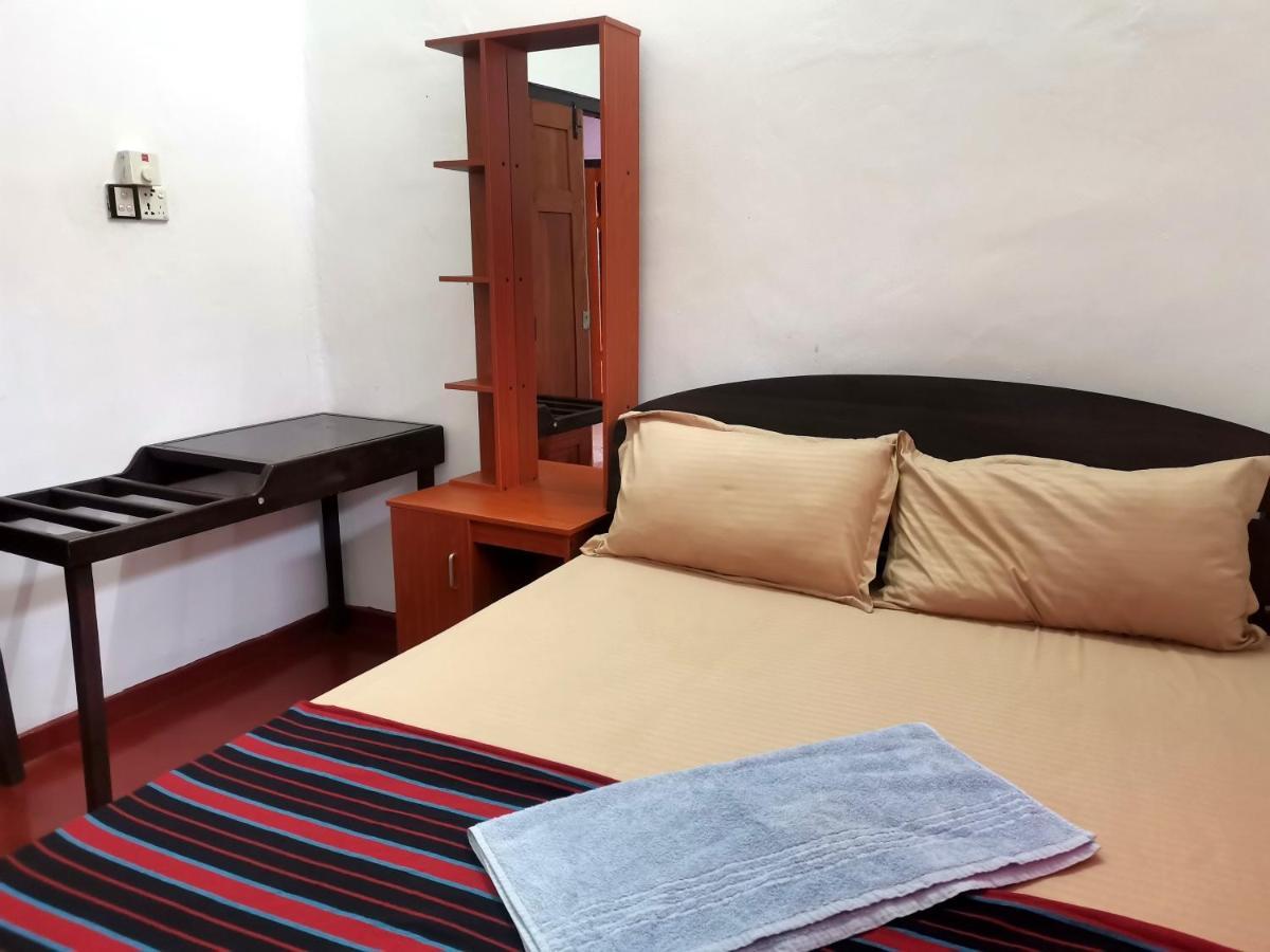 Nallur Holidays Inn Джафна Екстер'єр фото