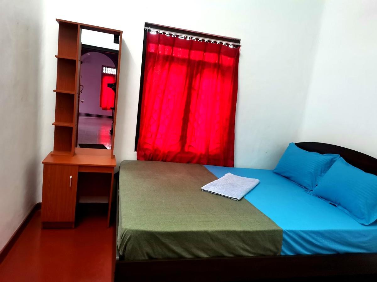 Nallur Holidays Inn Джафна Екстер'єр фото