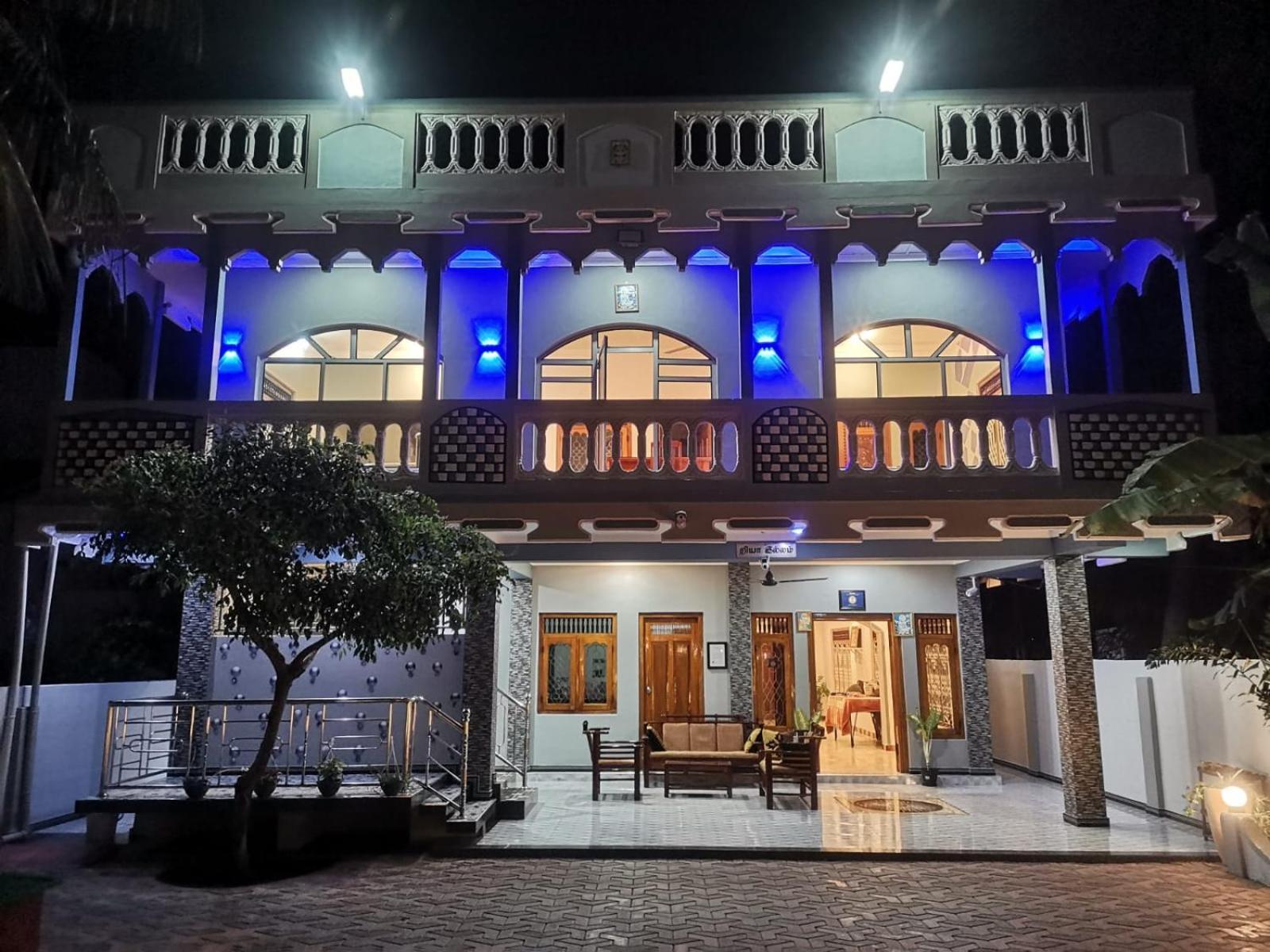 Nallur Holidays Inn Джафна Екстер'єр фото